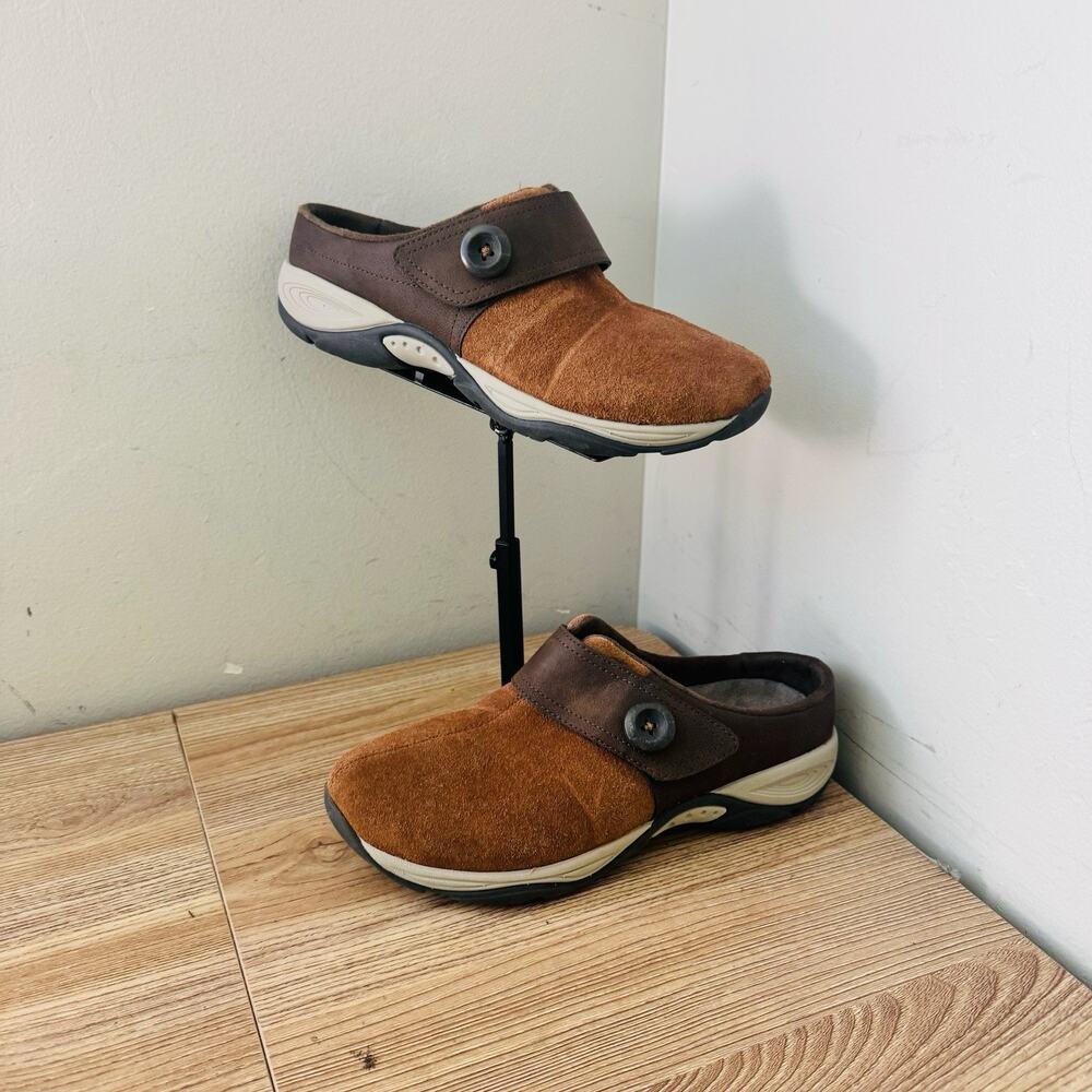 Easy Spirit Women's Edline Slip-On Clogs in brown suede Size 6.5 Wide